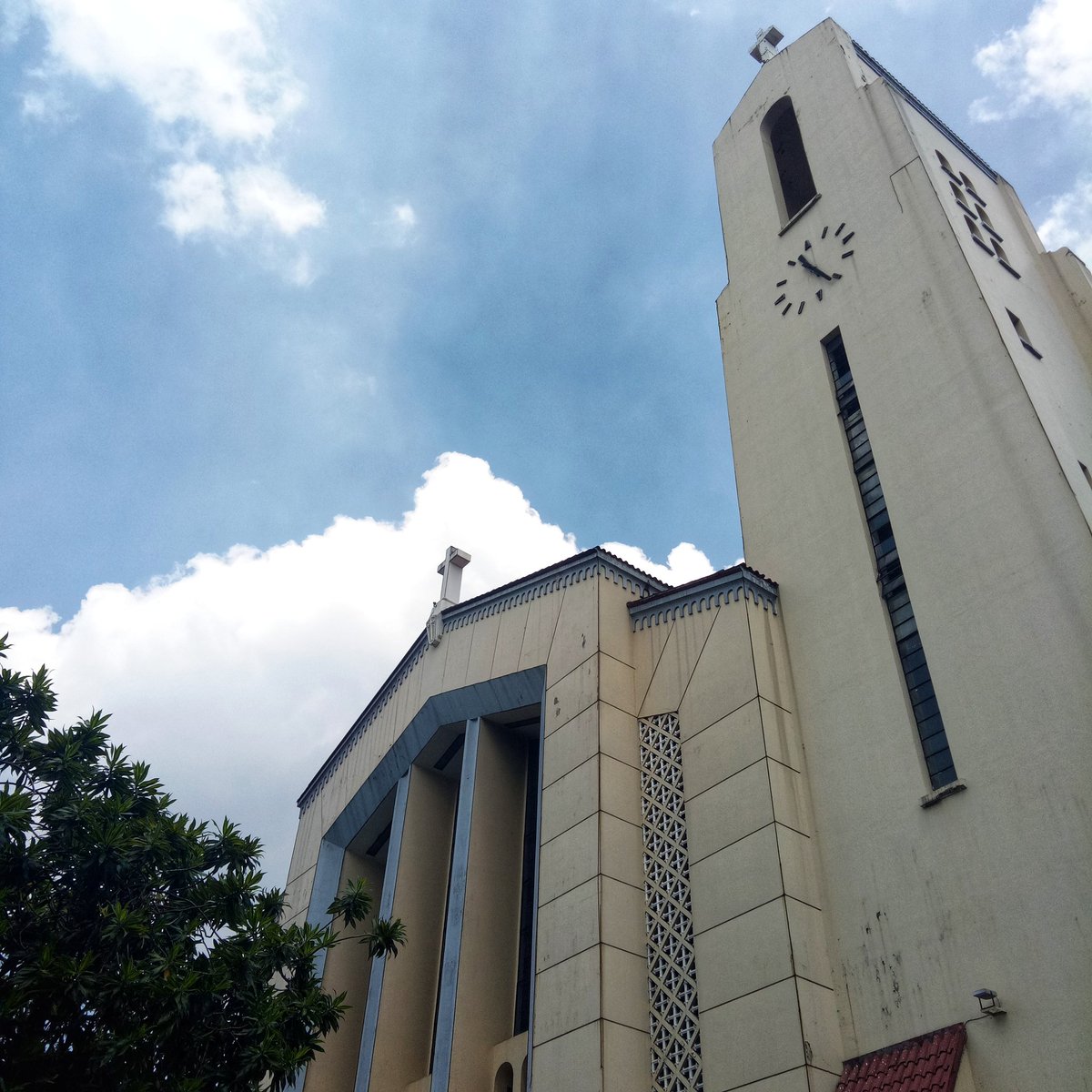 ContempoIssues's tweet image. Sto. Domingo Church in Quezon City. #ContemporaryIssues  #ContemporaryAdventure
