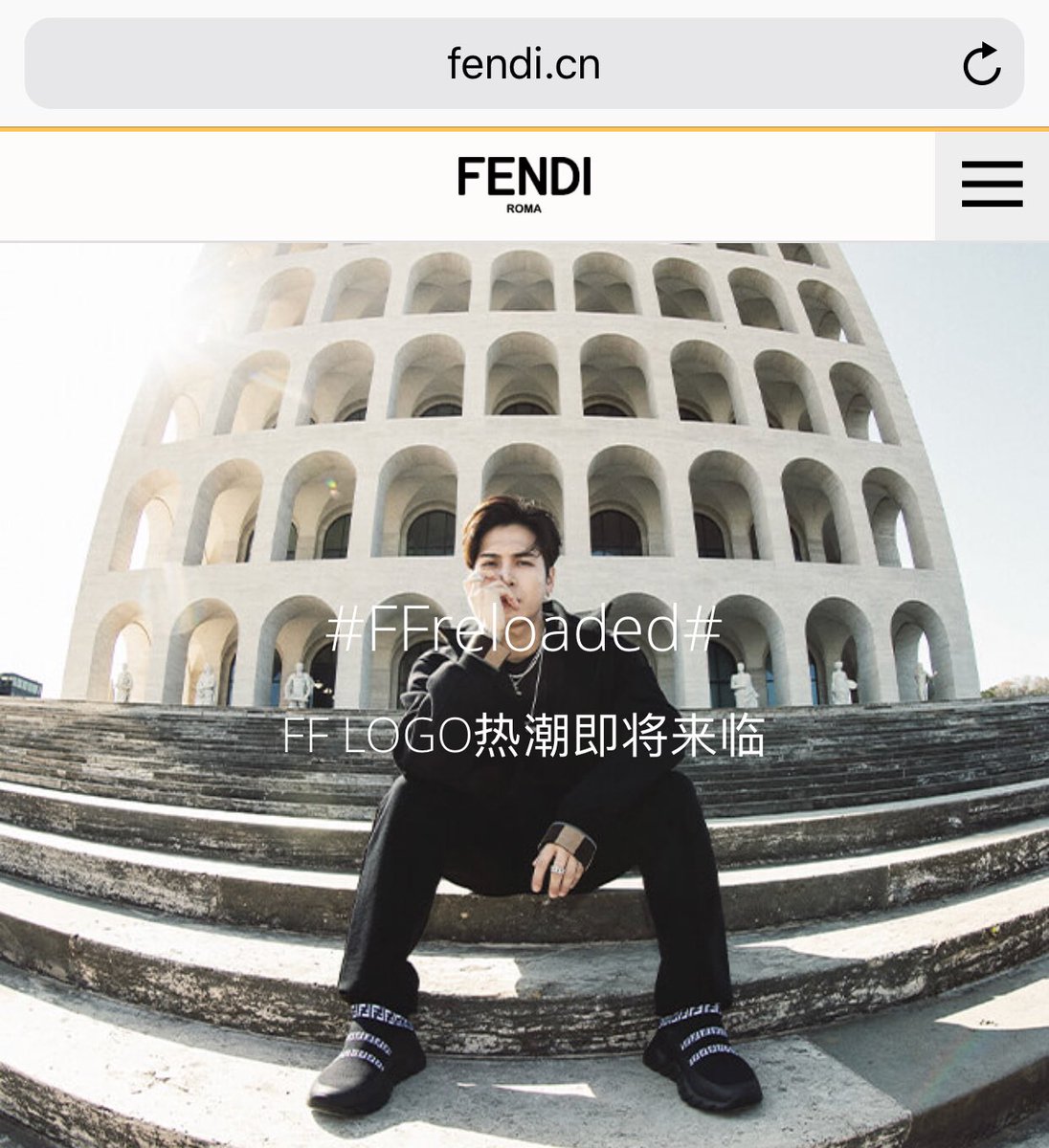 TianxiaJacksonW's tweet photo. 051418 FENDI Chinese Official Website updated (1/2)
#FFreloaded# The trend of FF LOGO is on the way😎
👉🏻 https://t.co/1BN9EOu68O
#JacksonWang #王嘉爾 #王嘉尔 #잭슨
#Fendi #FendiMen #FendiFF #FFreloaded https://t.co/jannxnx2Fc