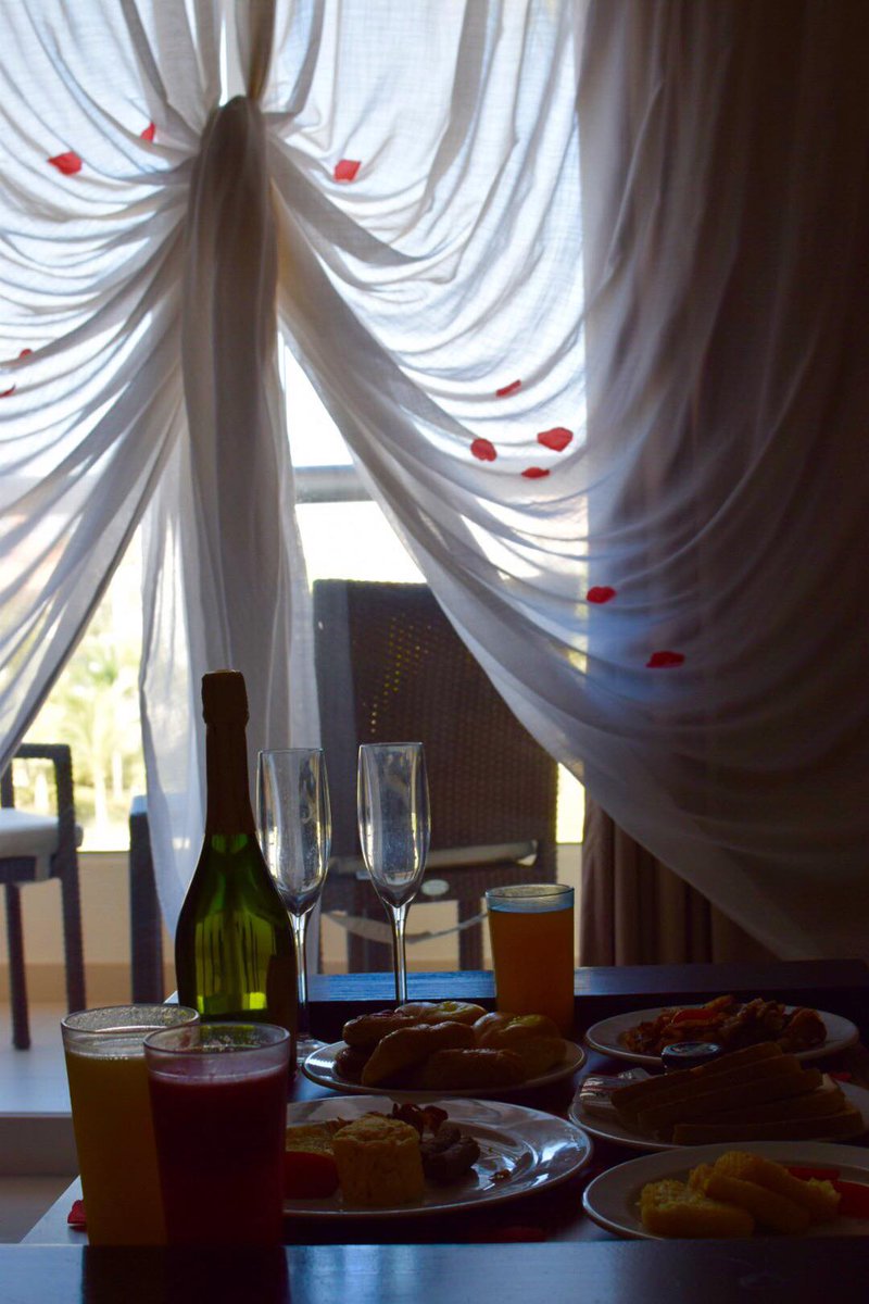 2MonkeysTravel's tweet photo. Room service! Breakfast!   @HideawayRpc #HideawayRPC @GoDomRep #myDR #goDomRep #RoyaltonResorts @RoyaltonPCana https://t.co/RXDb73T375