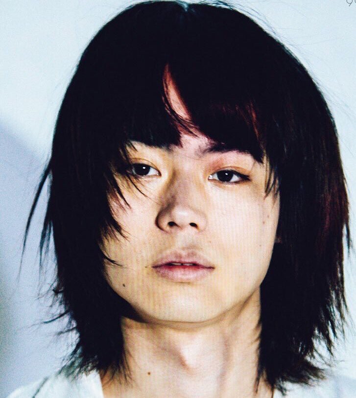 ট ইট র 羊 こんな色っぽい目で見つめられたら大半の女性が一生面倒見ようって固く誓いそうだけど自分で料理とかできるし自立してて でも生活力はさほど高くないという ラジオだと25歳と5ちゃいを行ったり来たりするすだまさきさんを楽しめる