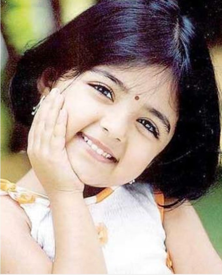 Grandhapriya's tweet photo. സ്മൃതിയുടെ ആകാശത്തിൽ ഒരിക്കലും അസ്തമിക്കാത്ത വെള്ളിനക്ഷത്രം.
#TaruniSachdev https://t.co/hCwOOrbYZF