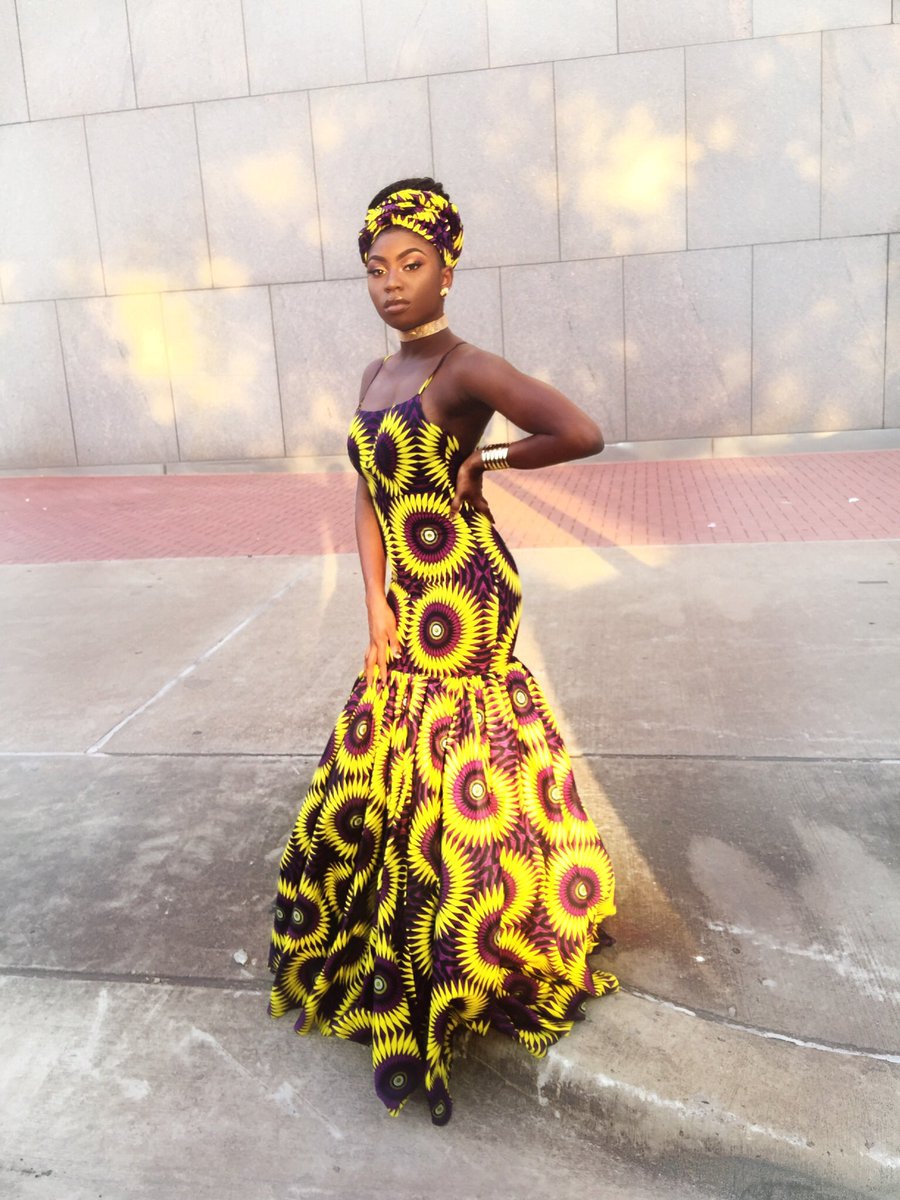 amjusuwa's tweet photo. Take the queen out of Africa but can’t take the Africa out of her ✨ #Prom2K18 https://t.co/rSkxCl3rYX