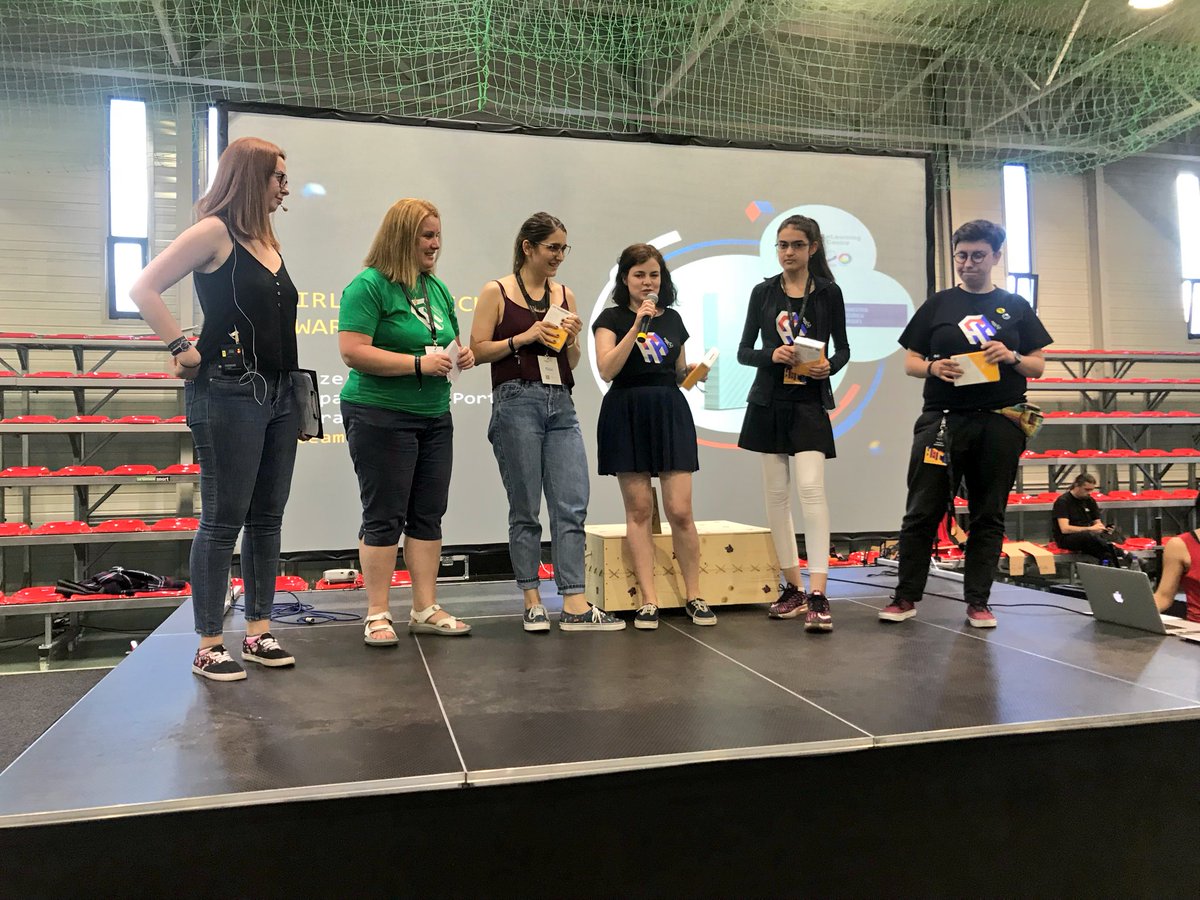 diando70's tweet photo. 25% of @HackTMro participants are females - The creative, innovative and best #girlstech #womenintech Alida Popescu, Andreea Palfi, Larisa Scânteie, Laura Chirila - Great being in jury at #HackTM2018 @elearning_upt https://t.co/M2eIbpN403