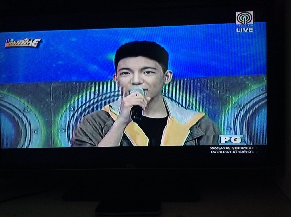 solidkdfangirl's tweet photo. Uy si darren nasa showtime 💛 yieee @Espanto2001 https://t.co/K350DaZ1EX