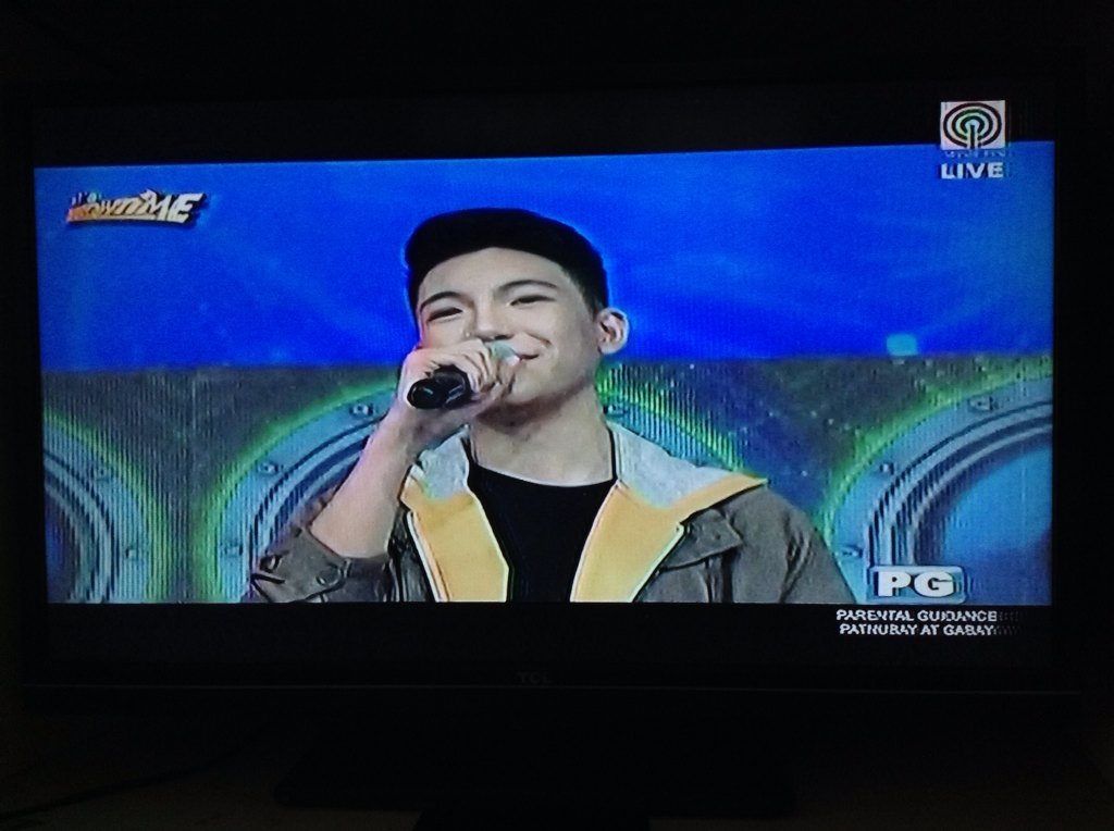 solidkdfangirl's tweet photo. Uy si darren nasa showtime 💛 yieee @Espanto2001 https://t.co/K350DaZ1EX
