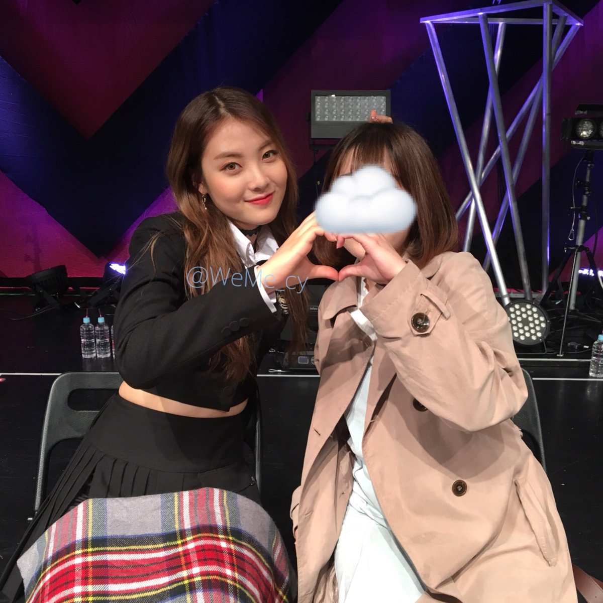 WeMe_cy's tweet photo. 고마워요 위키미키~~!   

#WekiMeki #위키미키 @WekiMeki https://t.co/bDJlwxX6Kk