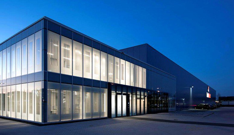 ZenrOnlineNL's tweet photo. Kindow stelt voor: Automatisch met de zon meedraaiende lamellen | Z&amp;R Product of the year https://t.co/8zSymnYMdP https://t.co/pleuSZKVZ8