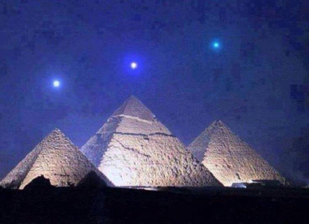 Mercury, Venus and Saturn above the pyramids of Giza, Egypt. This occurs once every 2373 years.