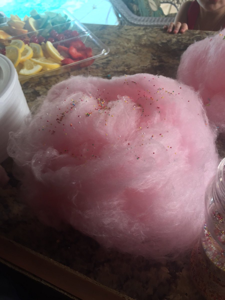 crepe_le's tweet image. Le Chef Crepe Cotton Candy 🍭