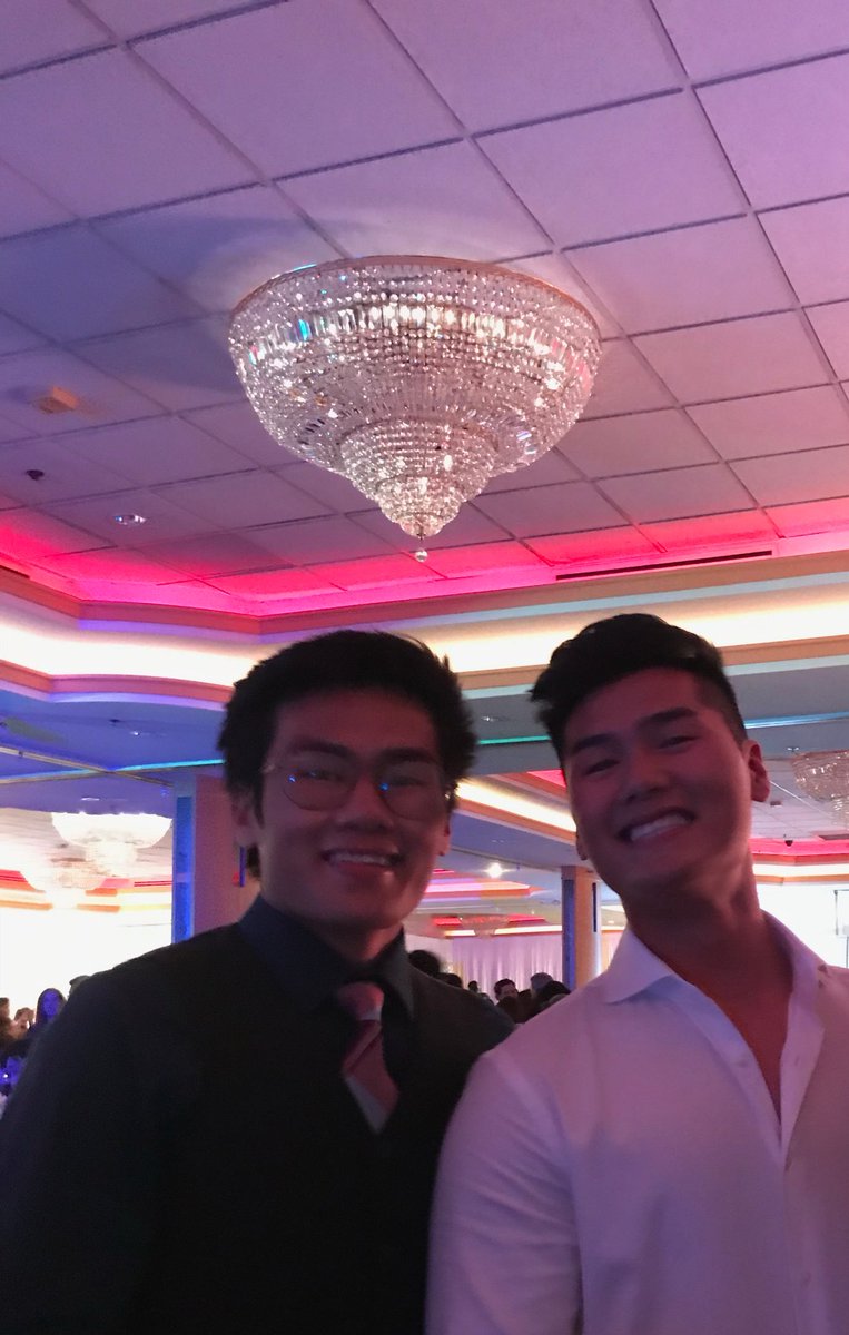 TuyenTran212's tweet image. The fact that my face is starting to look like his freaks me out #siblingproblems