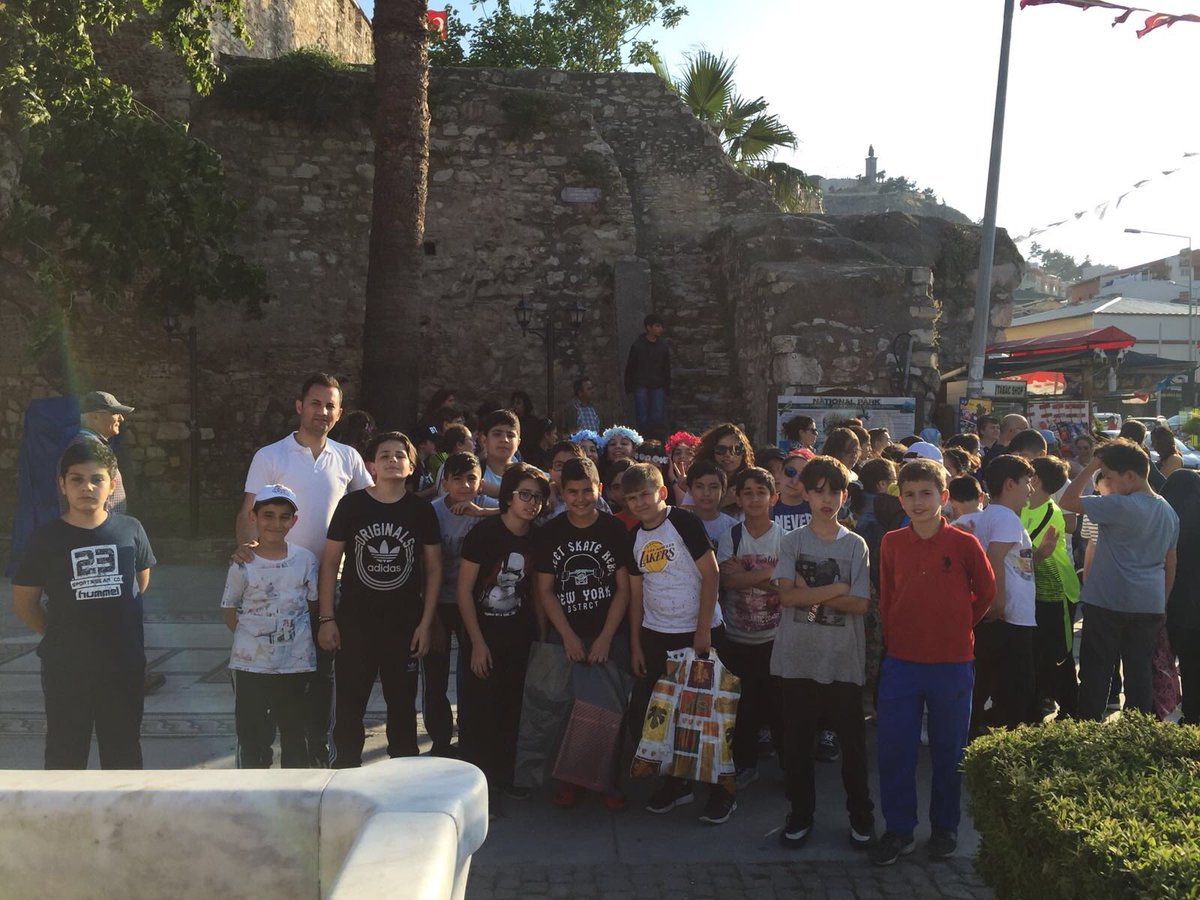 Ortaokul öğrencilerimiz İzmir - Efes gezisinde...