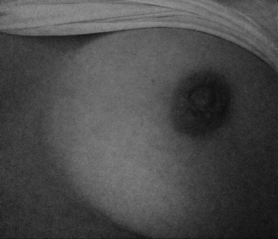 HotAndWetAmber's tweet photo. My boob wants to be sucked RIGHT NOW! Sooooo #horny right now! 💦

RT if you'd like to suck my tit right now 💦
#boobs #wet #tits #sexy #naked #hot #wetdreams #wannafuck #cumonme https://t.co/VI1qUtujq9