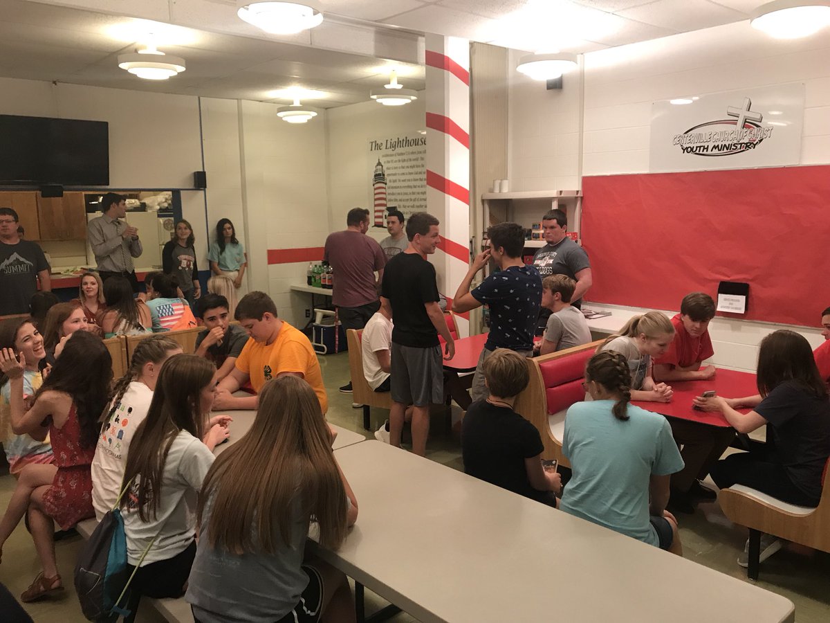 CCOCYouth's tweet photo. Over 50 Junior &amp; Senior High  for the Fireside Finale and a whole lot of help. Thanks Eric &amp; Amanda Mayberry, Brett Martin, Michelle Gilbert, Tori Hughes, Philip Jacobs, Brian Qualls, Griffin Elkins, Kenzie Lynch, Colby Shelton and Riley Qualls. #followhispath #ccocyouth https://t.co/nK8Fgb1QJ0