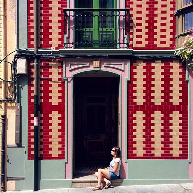 AlbertoSierra_'s tweet photo. -- LEGO HOME -- Imagine living in your Lego house, being able to change its beautiful facade every day 💭🔲🔳🔲. My entry for @instagram #WHPimagination [#albertosierra_mobilephotography] https://t.co/qhkdRpPh3U
