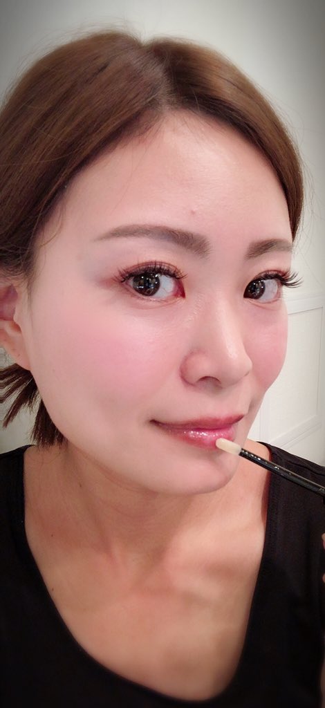Natsuki45397932's tweet photo. ドクターシーラボからの新発売💓#ジェノマー 唇美容液グロス💋
1本で美容液+リップ+グロスの3役してくれるエイジングケアリップ💄✨
唇が荒れやすい私にピッタリ😍
#ドクターシーラボ #エイジングケアリップ #唇美容液 #voceリコメンド #voce #vocemagagine #VOCEST! https://t.co/sbxPlw85Rx