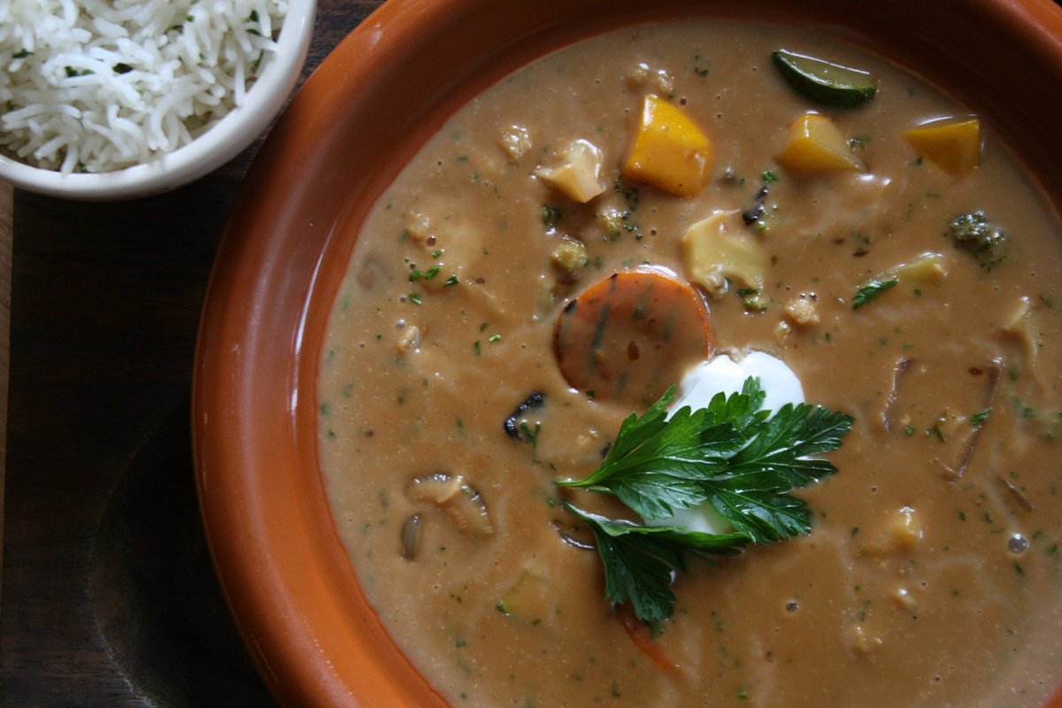 We’re opting for a menu favourite this #NoMeatMonday, the vegetable stroganoff. #vegetarian #MondayBlues #rice