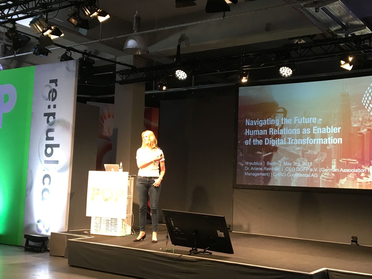 seminarmarkt's tweet image. Navigating the future. HR will zum Mars. Mit dieser Metapher wollte die Deutsche Gesellschaft für Personalführung Anfang Mai ihre Mitglieder in die Zukunft führen. Wie sie das angestellt hat, erfahrt ihr im Blog von managerSeminare: buff.ly/2Hd9a6E #DGFPc18