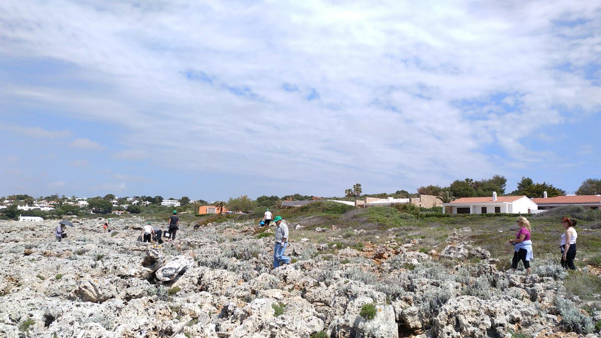 ajsantlluis's tweet photo. JORNADA SATISFACTÒRIA DE NETEJA DEL LITORAL DE LA URBANITZACIÓ DE BINISSAFÚLLER. El  passat dissabte dia 12 de maig va tenir lloc a la...
https://t.co/oSvTjHxcBx … 
@MenorcaBiosfera @LetsCleanUpEU  #letscleanupeurope #cleanupeurope #LCUE2018 https://t.co/sF0aeTbzi7