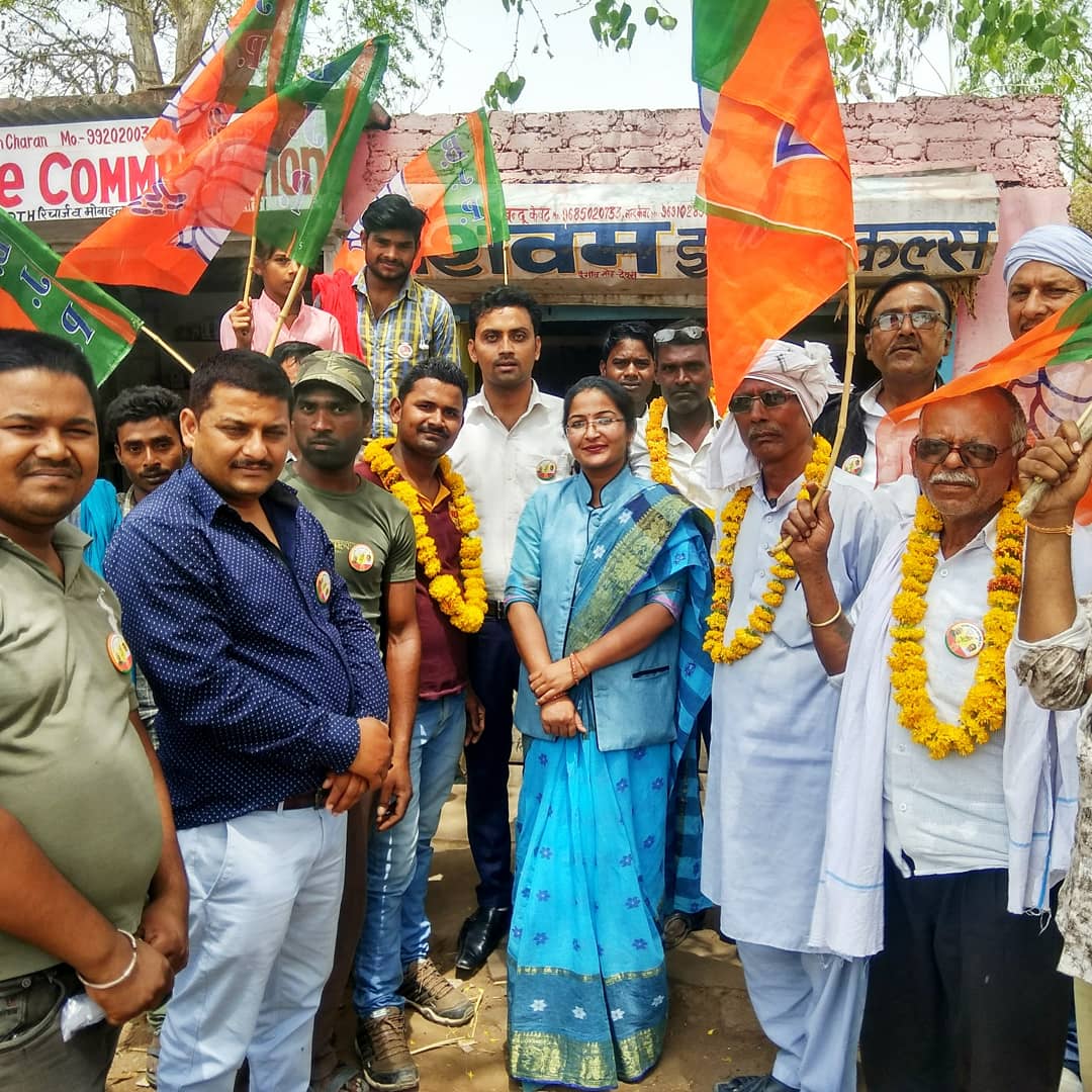 pratima_bagri's tweet photo. "चलो पंचायत "कार्यक्रम रैगांव के विभिन्न ग्रामों में संपन्न हुआ https://t.co/4i4wDdFgBQ