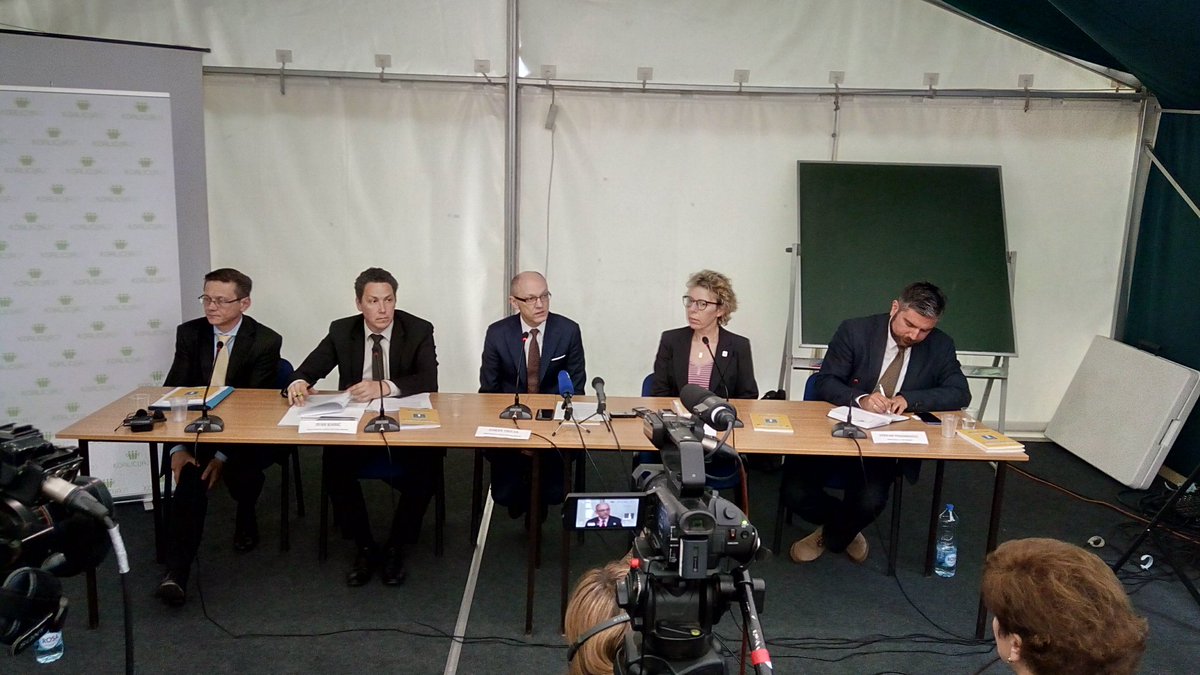 jedanstepen's tweet image. Predstavljanje "Poglavlje 27 u Srbiji: Izveštaj o (ne)napretku". 
Direktan prenos na linku facebook.com/jedanstepen/vi…
Izveštaj iz senke za poglavlje 27 - Životna sredina i klimatske promene.
#Koalicija27 #K27 #uživo
@MinistarstvoZZS @comms2policy @WWFSerbia