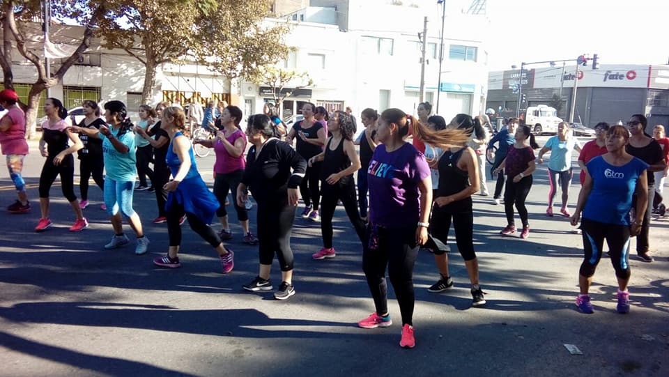 AtmGymMujer's tweet photo. Un poco de calle recreativa de ayer! https://t.co/7vI4O72uWO