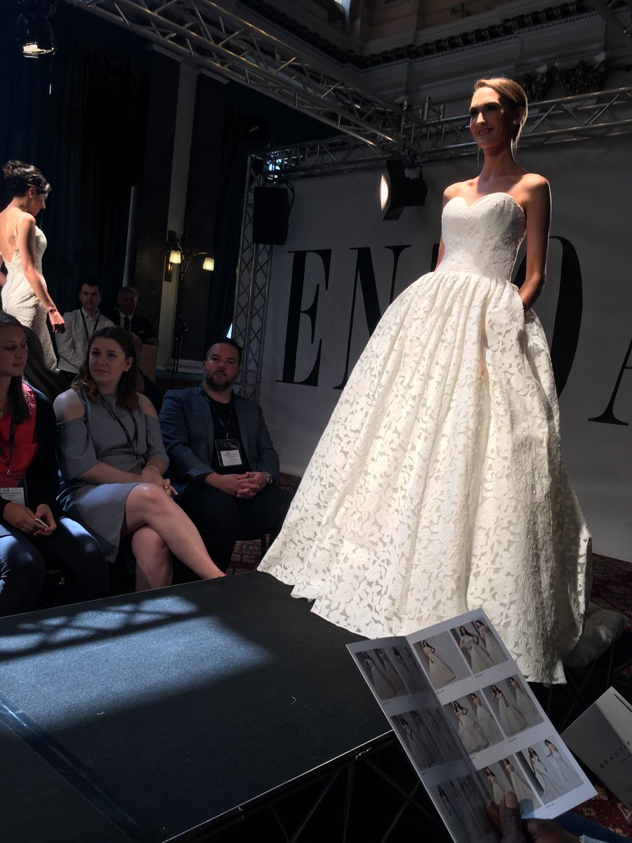 LauraMeantToBe's tweet photo. Amazing catwalk from @_EnzoaniUK today https://t.co/0dzf64kheF