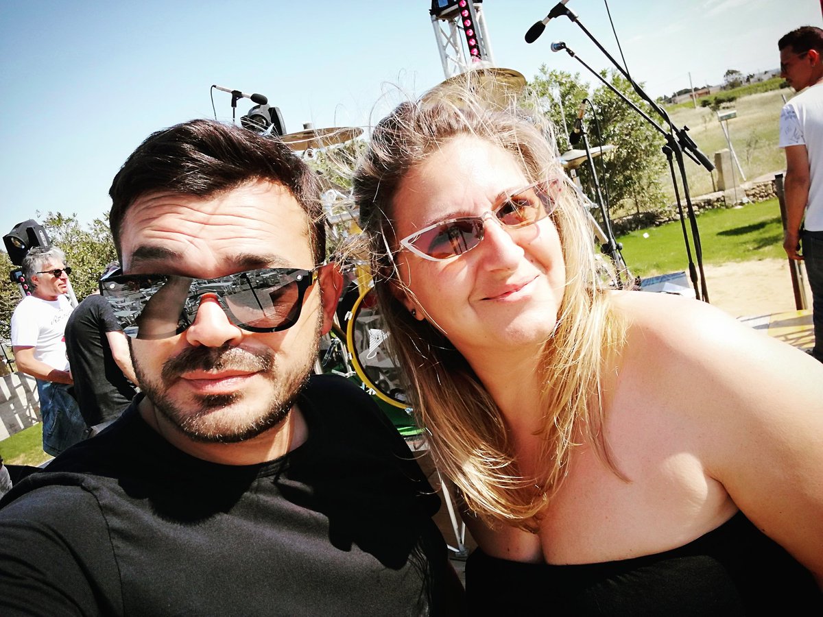 epmoretti's tweet photo. "Chiedilaluna Live Music Fest"
Marsala (TP), 13 maggio 2018 😎👍🎤🎶
#epmoretti #singer #backstage #livemusic #fest #Chiedilaluna #marsala #sicilia https://t.co/Z98S3qTqW1