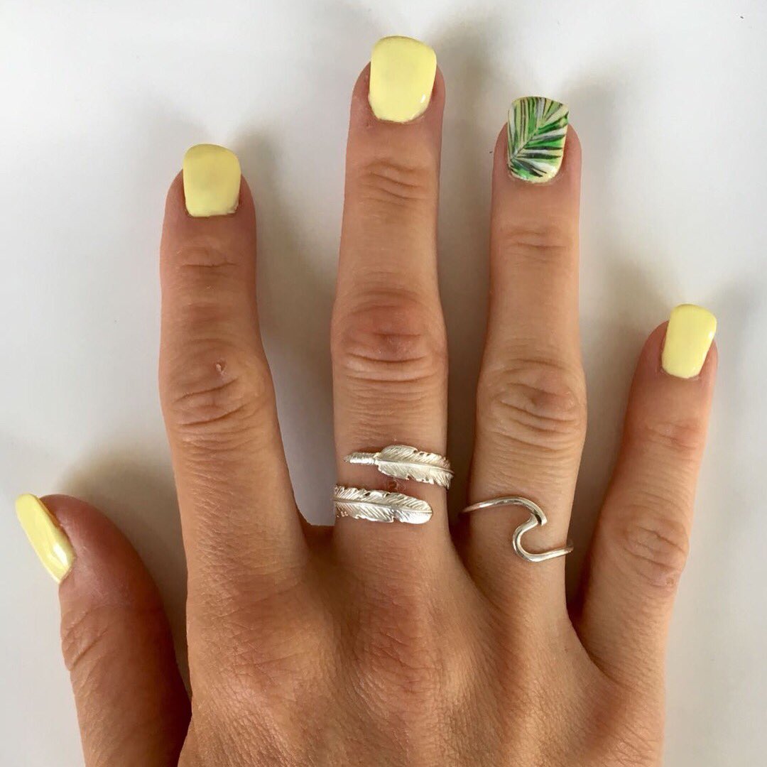 anagarciabellez's tweet photo. Manos listas para san Isidro!
Con uno de los esmaltes más bonitos de la temporada. #mambango de @ProNails_Dist 
❌pide tu cita❌
#estetica #belleza #nailsart #uñasgel #nails #yecla @yecla_ofertas @YeclaCapital https://t.co/65dhpbW1cD