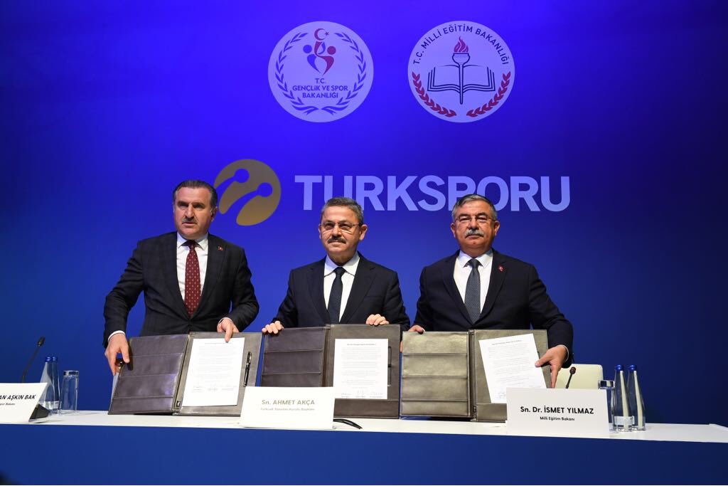 tcmeb's tweet photo. Bakan Yılmaz: Hayata hazır, sağlıklı ve mutlu bireyler yetiştiren bir eğitim sistemi hedefliyoruz
https://t.co/90HN9jwvcQ https://t.co/tHabYj65ul