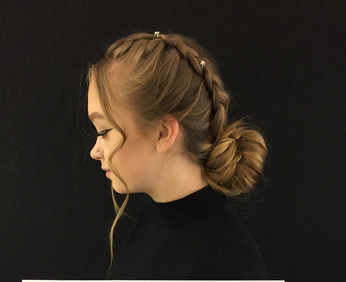 pike_kerry's tweet photo. Some good progress with students exam work @norwichcollege #hairup#colourwork@hairwork https://t.co/SwddyGgNAE