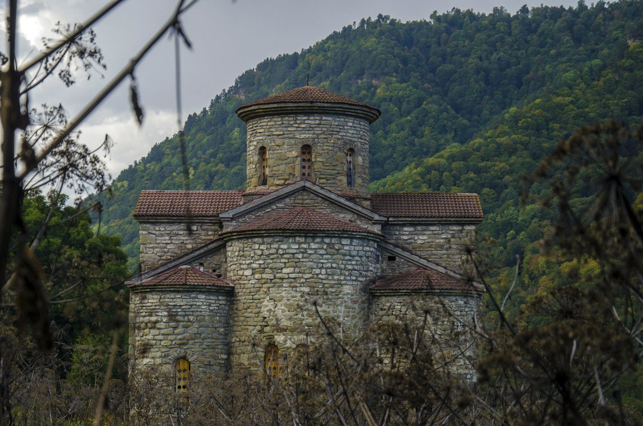 Храм на Нижне-Архызском Городище