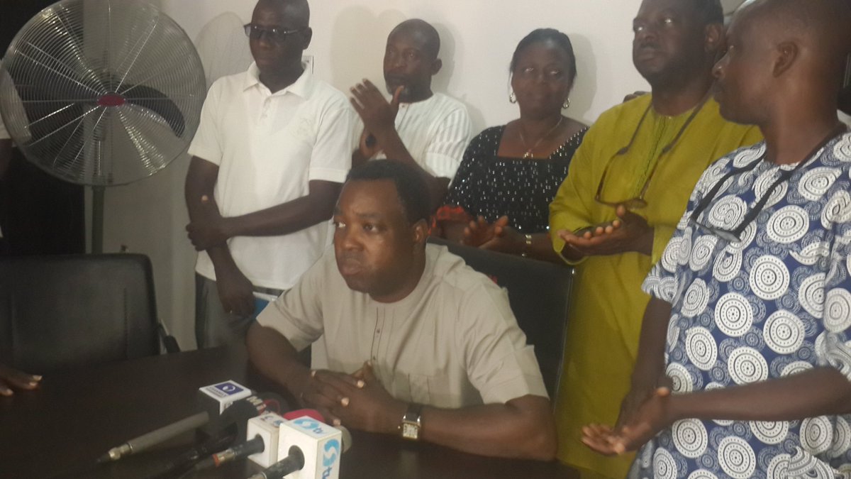 Now, Engr. Kayode Ojo addressing a press conference at KAYODE OJO INITIATIVE CENTRE to appreciate Ekiti people for their support