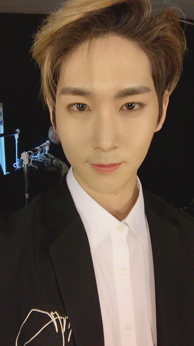 ptgverse's tweet photo. shinwon looking expensive as usual https://t.co/8RGFerwN5C