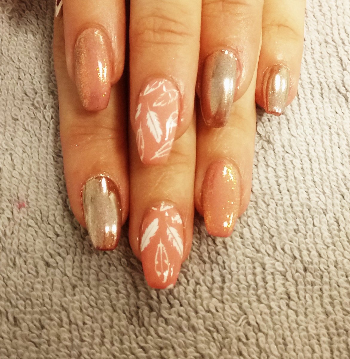 Laura227709's tweet photo. #chromenails #wdyt #stafford #nails #beauty #halo https://t.co/rQnMIlGtbC