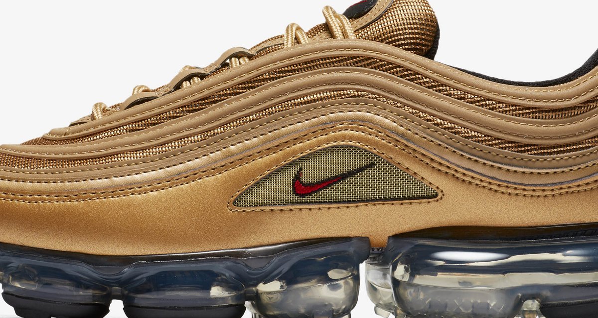 undefeated vapormax 97