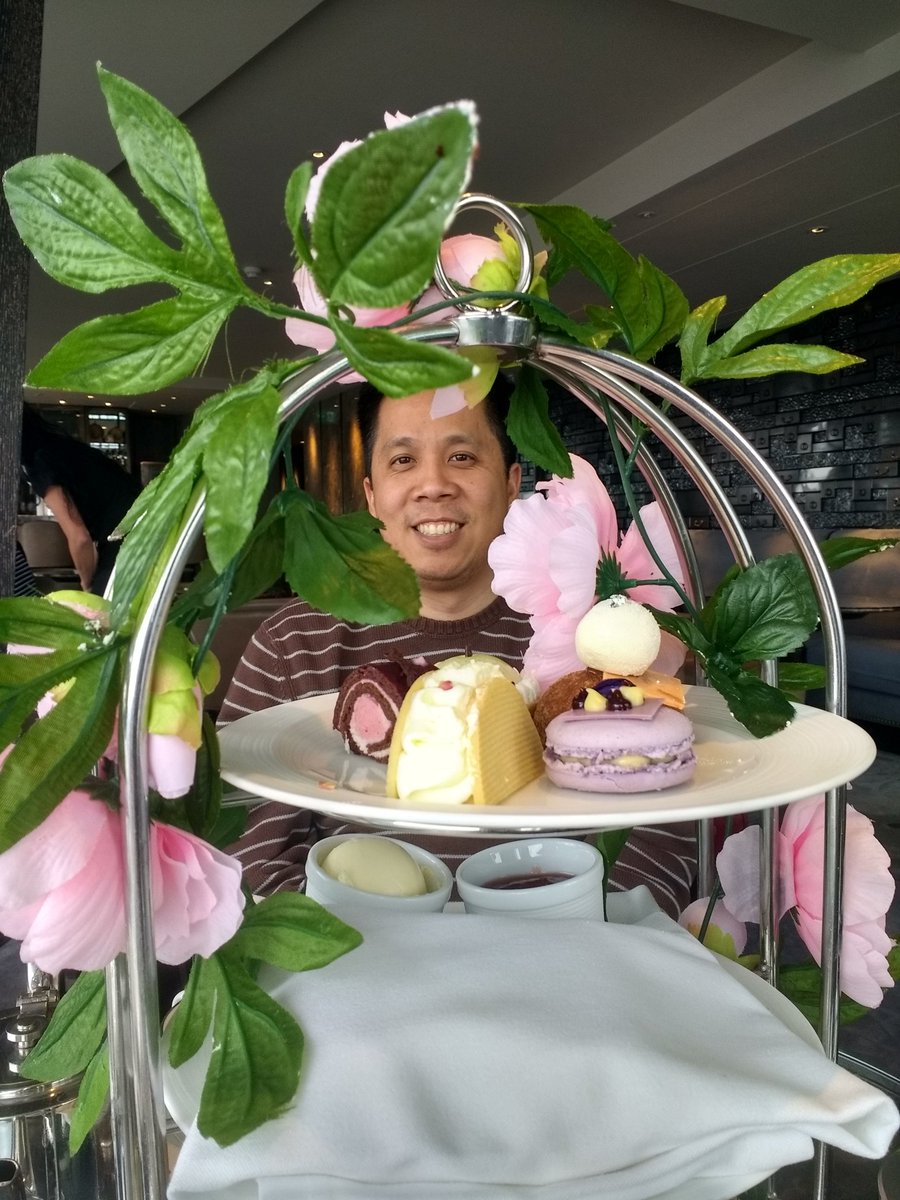SandySherrill's tweet photo. The prodigious amount of treats at @ShangriLaShard's Gong Bar could not camouflage @richardtran @IMS_at_50 https://t.co/I1IrcY7mKB