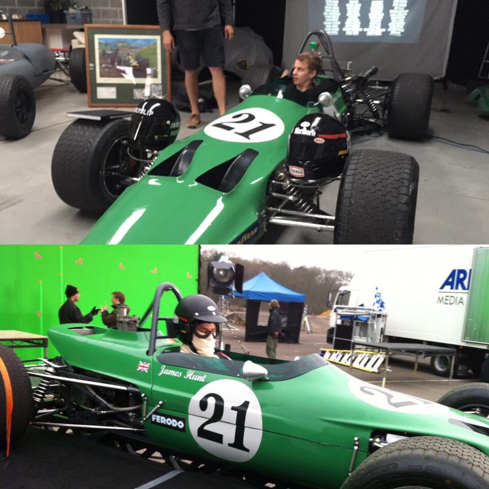 ClaytonKingman's tweet photo. 2 years ago I met the James Hunt Lotus from Rush, it was the start of a mega journey that resulted in me driving it in its red livery at .@fosgoodwood 
Obviously my physique is similar to @chrishemsworth the camera angle just makes me look small 😂
#FoS #Hunt #Lotus59 #Rush https://t.co/u3OEotKHF9