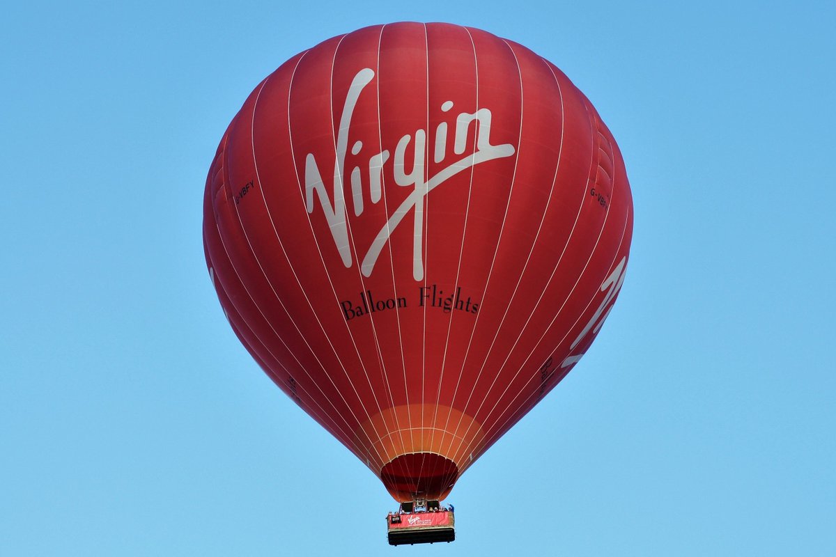 rob30303's tweet photo. Sunday evening at the Telford Balloon and Kite Festival. @TelfordTownPark @telfordlive #Telford50 https://t.co/Px7e6GnHs9
