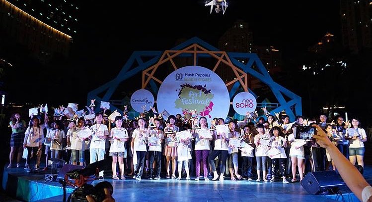 CentralParkMall's tweet photo. JUST NOW!
.
HUSH PUPPIES WINNER ANNOUNCEMENT on Dog Does Disco Millenials at Tribeca Park
.
#CENTRALPARKMALL #DogDoesDisco2018 #dogdoesdisco #kidsactivities #familyactivities #artcompetition https://t.co/mH9ut9w8Wx