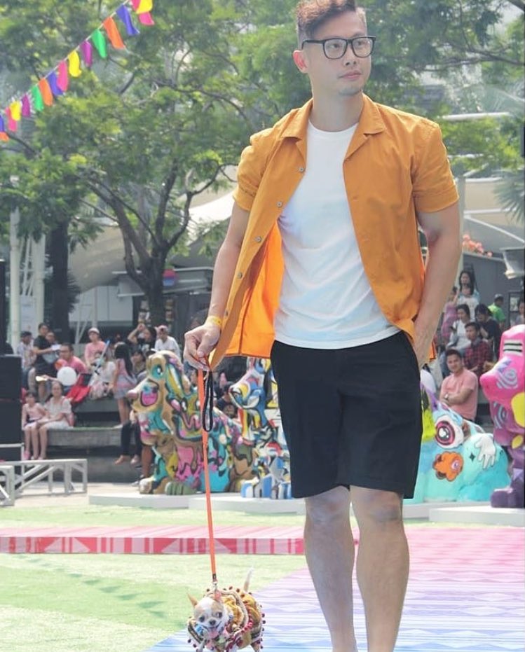 CentralParkMall's tweet photo. PARADE DOG DOES DISCO NEXT TOP DOG MODEL 2018 at Tribeca Park
.
#CENTRALPARKMALL #DDDNextTopDogModel2018 #DogDoesDisco2018 #dogevent #pecintaanjing https://t.co/8yRhPG7UDb