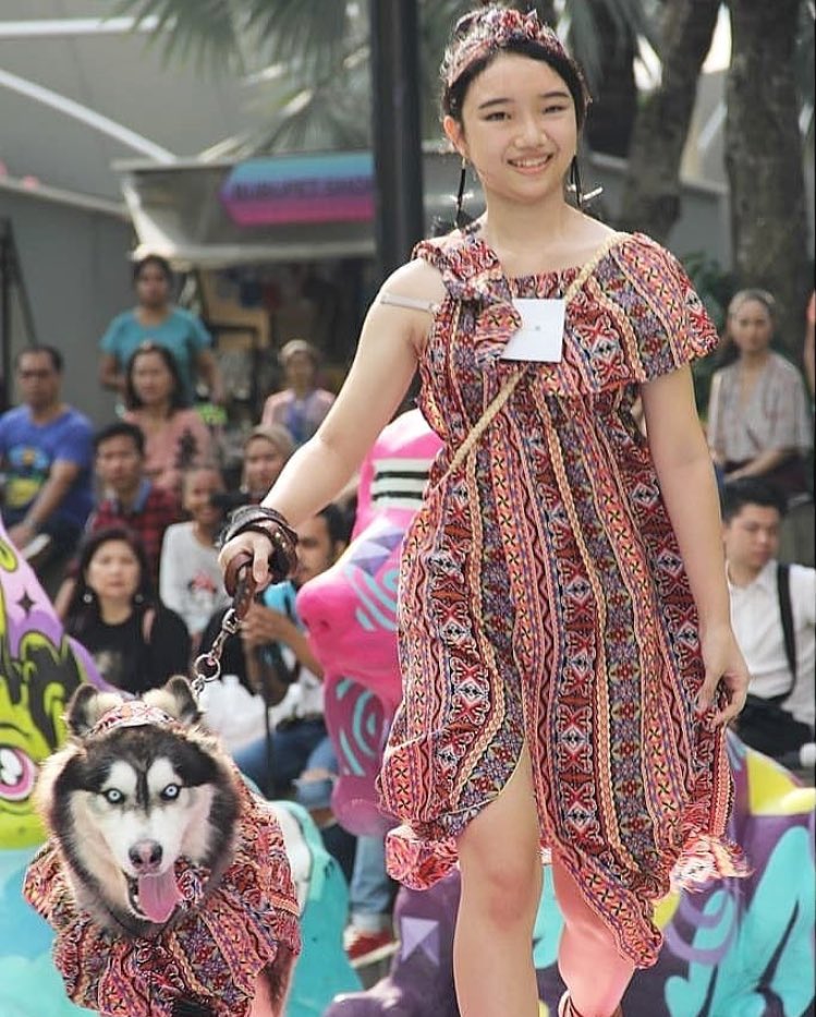 CentralParkMall's tweet photo. DOG WALK COMPETITION on Dog Does Disco Millennials at Tribeca Park
.
#CENTRALPARKMALL #fashionshow #DogDoesDisco2018 #dogevent #pecintaanjing #doglover https://t.co/pc2VrJQgMH
