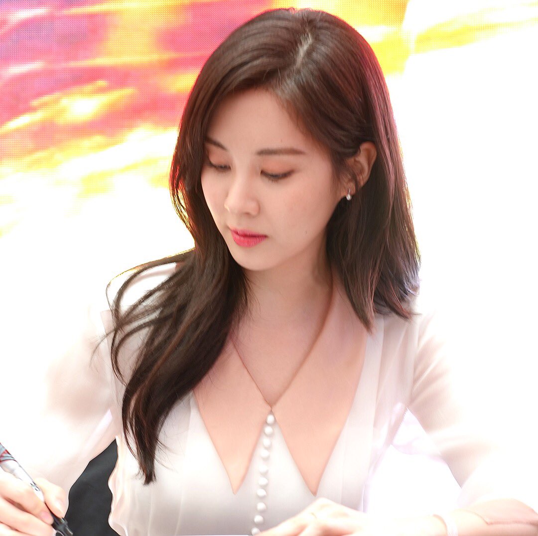 Sherry_Sjh0628's tweet photo. 2018.5.11 #徐朱玄 #서주현 #Seojuhyun X #JAYJUN X #SCENTENCE Fansign Event 📸👸🏻✍🏻👼🏻😇🌟💎🛍💝🌿💐🌹🌷🌻🌼🌸👏🏻👍🏻🙆🏻💗💖💘❤️🤗😘😍😳 Our only gentle and considerate beautiful spokesperson angel is also the most charming spring princess with fragrant flowers blossoming https://t.co/BMbWE6f9oD