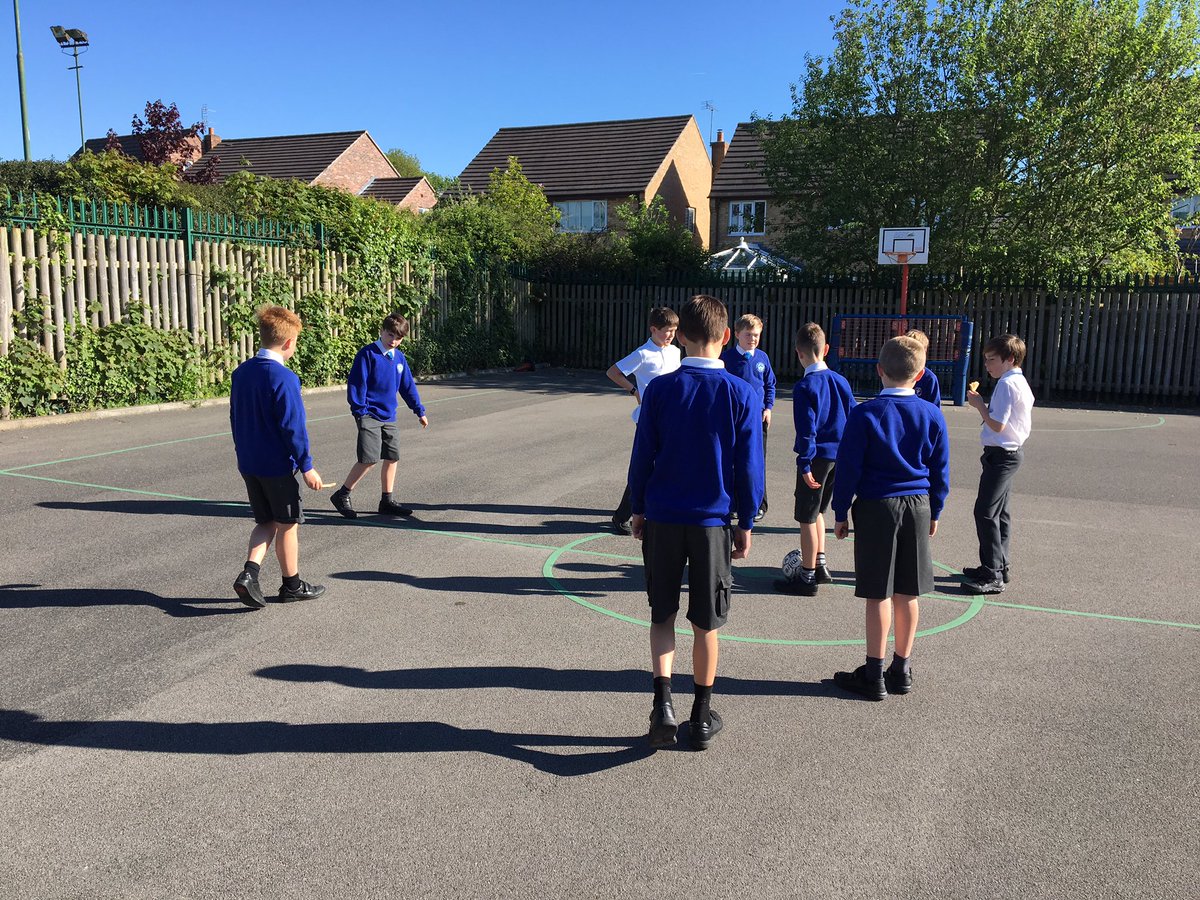 halewoodcofe's tweet photo. Year 6 chilling in the sunshine βοΈ #BringItOn #chilled #Year62018 https://t.co/iWmqzyCZiu