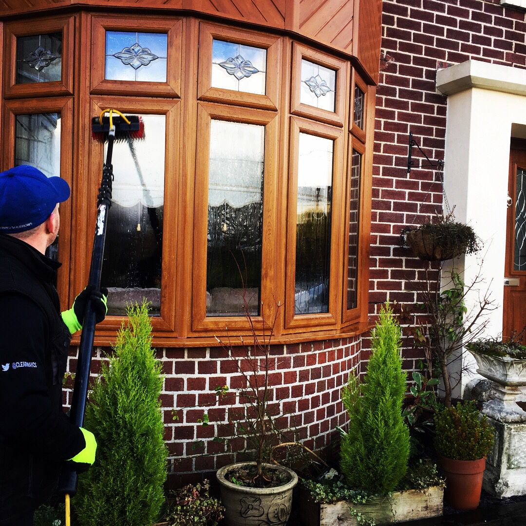 ClearwayCS's tweet photo. #windowcleaning as part of our monthlyround today. ☀️
All windows, frames & doors included using our pure water spotless hot water system 💦 👏🏻
Looking for a window cleaner?
Get in touch
📞07800760408
📧ClearwayCleaning@gmail.com
#windowcleanerneath
#reachandwash https://t.co/CmU8wiNVX8