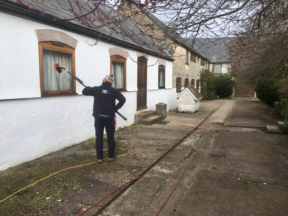 ClearwayCS's tweet photo. #windowcleaning as part of our monthlyround today. ☀️
All windows, frames & doors included using our pure water spotless hot water system 💦 👏🏻
Looking for a window cleaner?
Get in touch
📞07800760408
📧ClearwayCleaning@gmail.com
#windowcleanerneath
#reachandwash https://t.co/CmU8wiNVX8