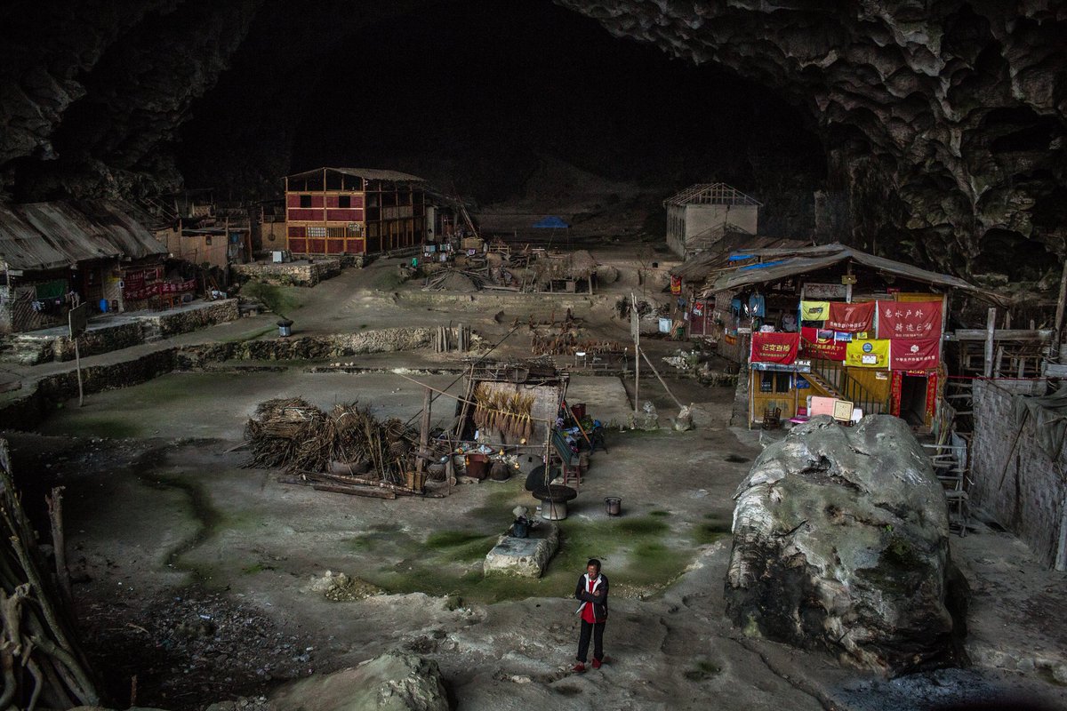 yicaichina's tweet photo. #China’s Last #Cave Dwellers in #Gebang #Guizhou Fight to Keep Their Underground Homes https://t.co/lzgT1vFiyn https://t.co/eH5h87H6Px