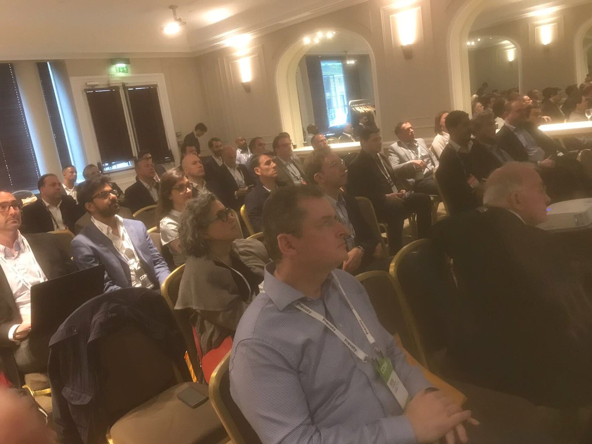 mattBluebird27's tweet photo. Keynote Partner Dell EMC/VMware Pilar Santamaria - VP Innovation talks about Intelligence Everywhere @CDMmedia #cioeu summit in Paris @DellEMC https://t.co/VQbtnfyYZg