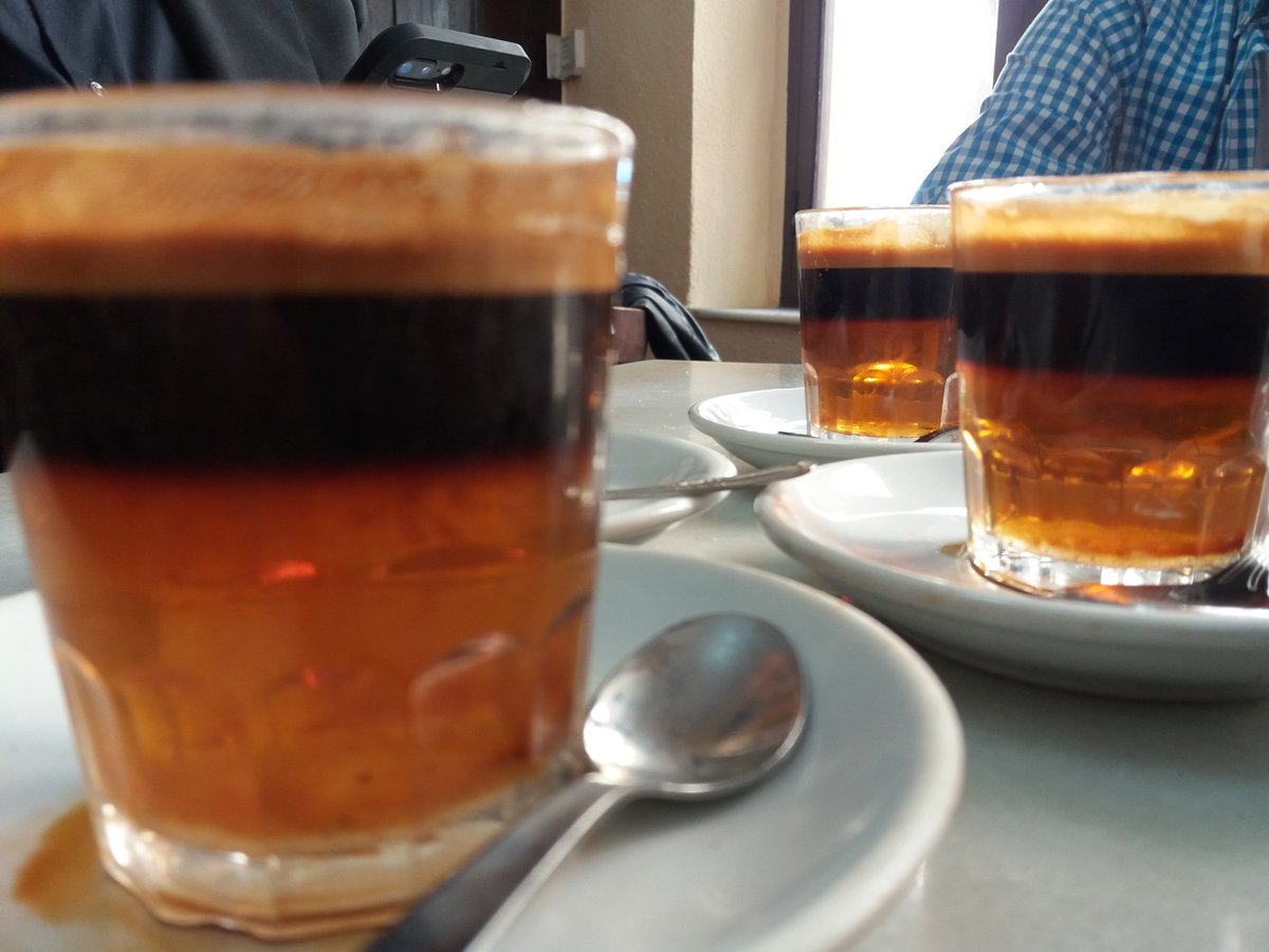 comoju's tweet photo. Si vienes al Grao de Castellón toca almorzar y que mejor que en Les Planes y que buena la compañía... #LaCulturaDelAlmuerzo https://t.co/CAd4jzURmE