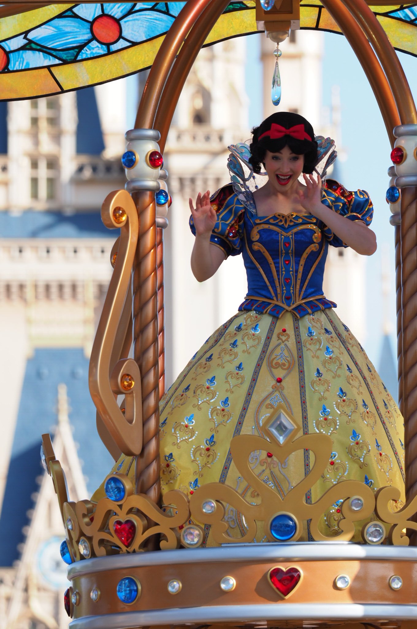 小椋正雪 ディズニーランド35周年パレードより ディズニープリンセスの ラプンツェル シンデレラ 白雪姫 オーロラ姫ヽ ヮ ノ さすがプリンセス 気品がすごい T Co Ehbmhctsai Twitter