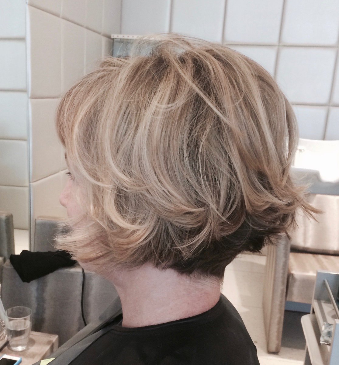Blo Bar On Twitter Soft Layered Bob With Blonde Highlights By